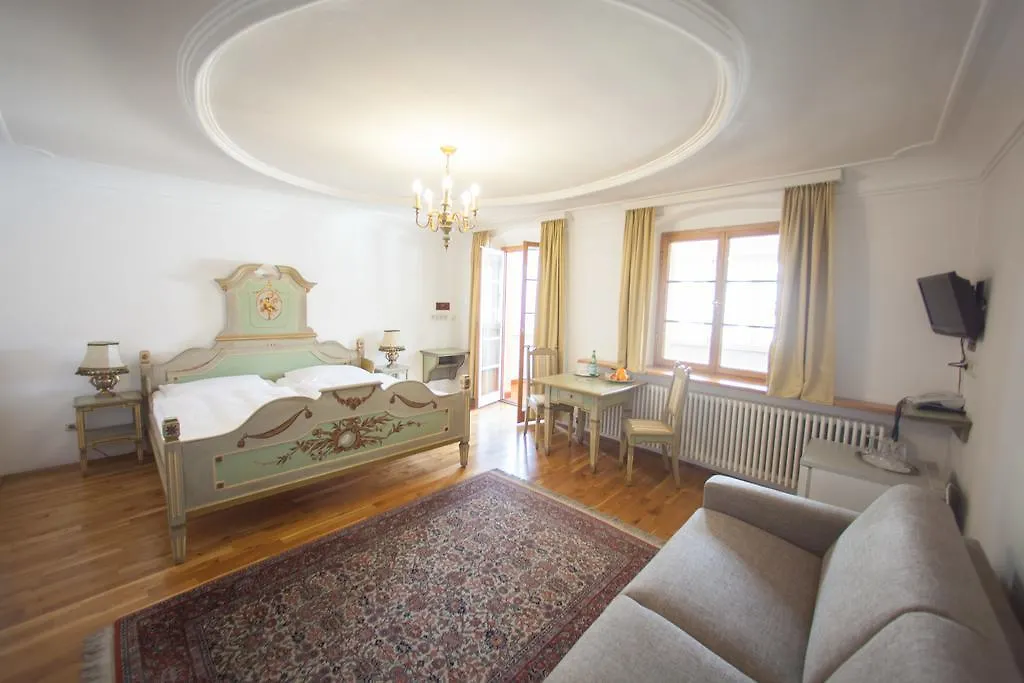 Hotel Wilder Mann Pasov 4*,